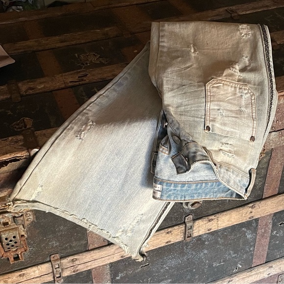 One x Teaspoon Women's Bell Bottom Light Blue Distressed Denim Jeans Size 28 - Picture 15 of 16